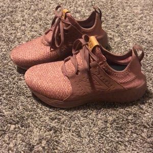 Pink new balance shoes